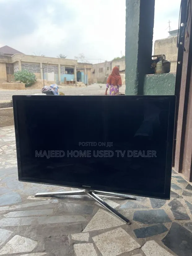 48inches Slim Led Samsung Digital Tv · Photo 1
