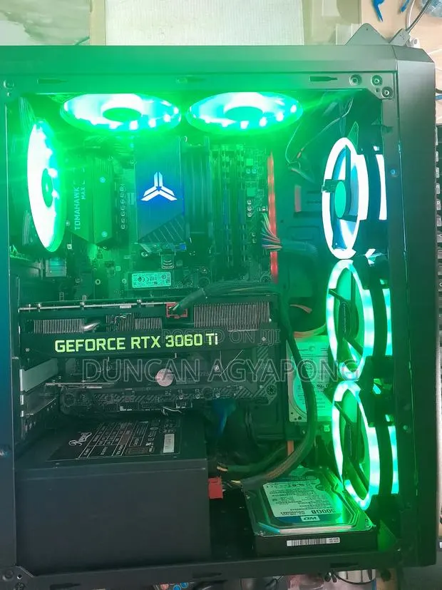 Custom-Built Pc · Photo 1