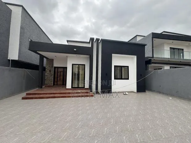 4bdrm Bungalow in Ayimensah, Oyarifa Mall Area for sale