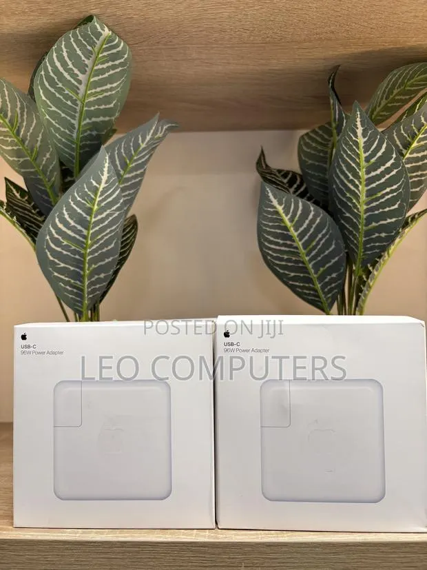MacBook Charger 96watts · Photo 1