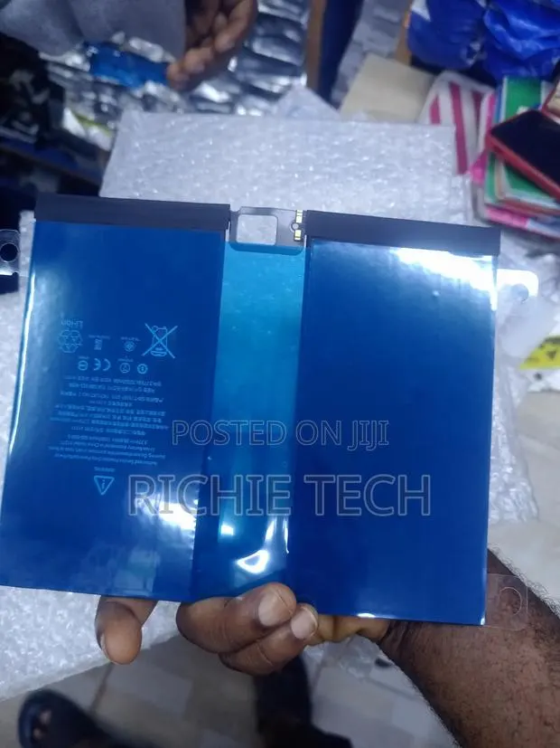 iPad 10th Generation Original Battery · Photo 1