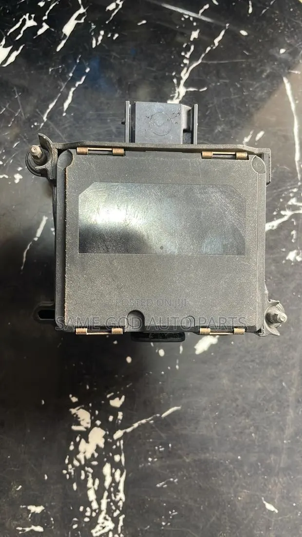 Honda CR-V/Civic 2017-2022 Front Distance Radar Sensor · Photo 1