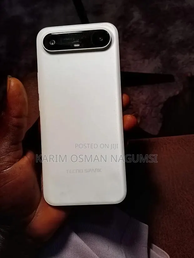 New Tecno Spark Slim 256 GB White · Photo 1