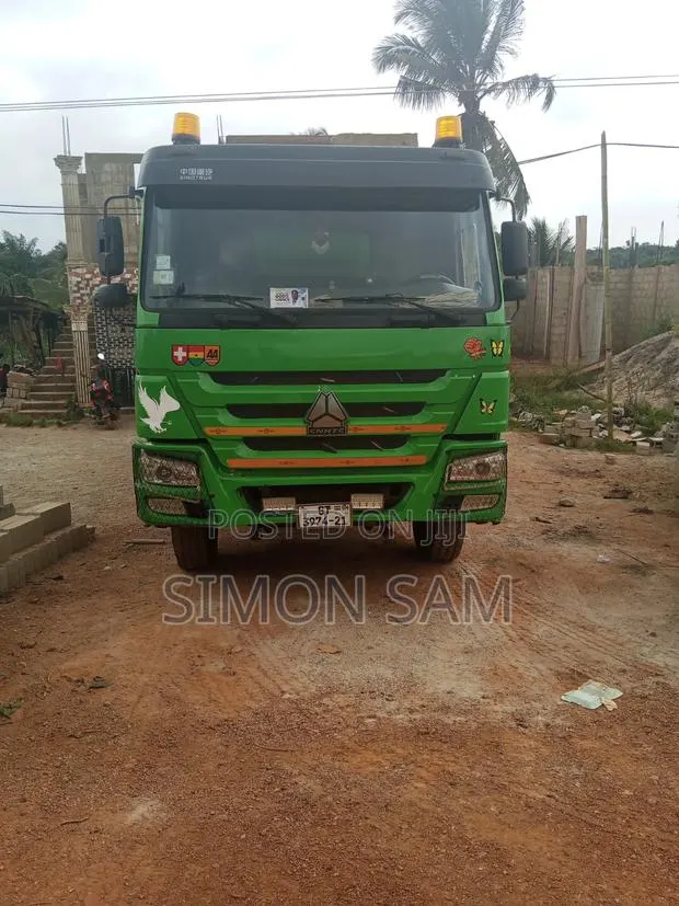 Dump Truck · Photo 1