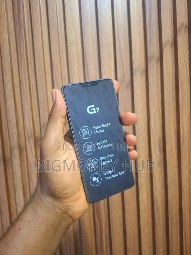 New LG G7 ThinQ 64 GB Black · Photo 1