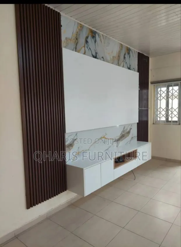 Television Unit · Photo 1