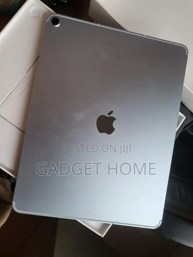 Apple iPad Air 64 GB Blue · Photo 1