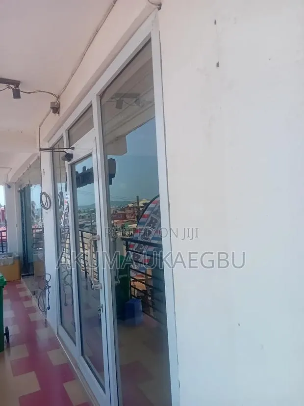 Executive Shop for Rent · Photo 1
