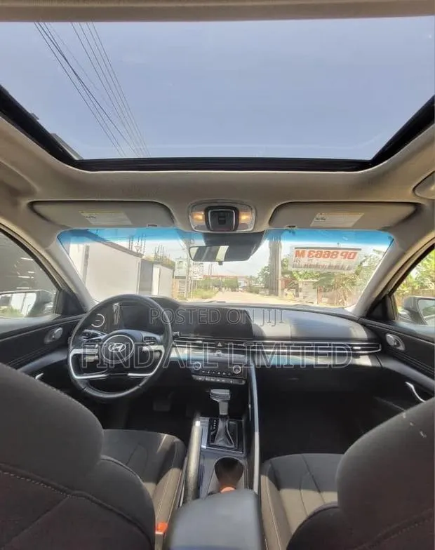 New Hyundai Elantra SEL 2024 Gray · Photo 1