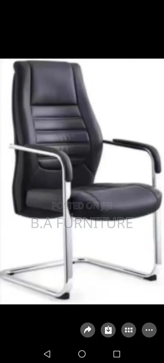 Visitors/ Waiting Chair · Photo 1