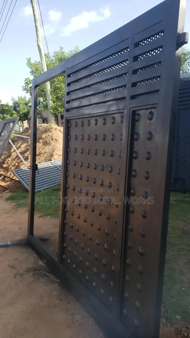 Luxurious Affordable Main Gate · Photo 1