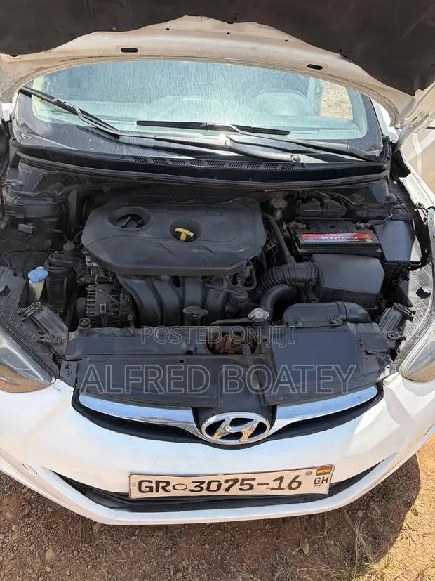 Hyundai Elantra 2013 White · Photo 1