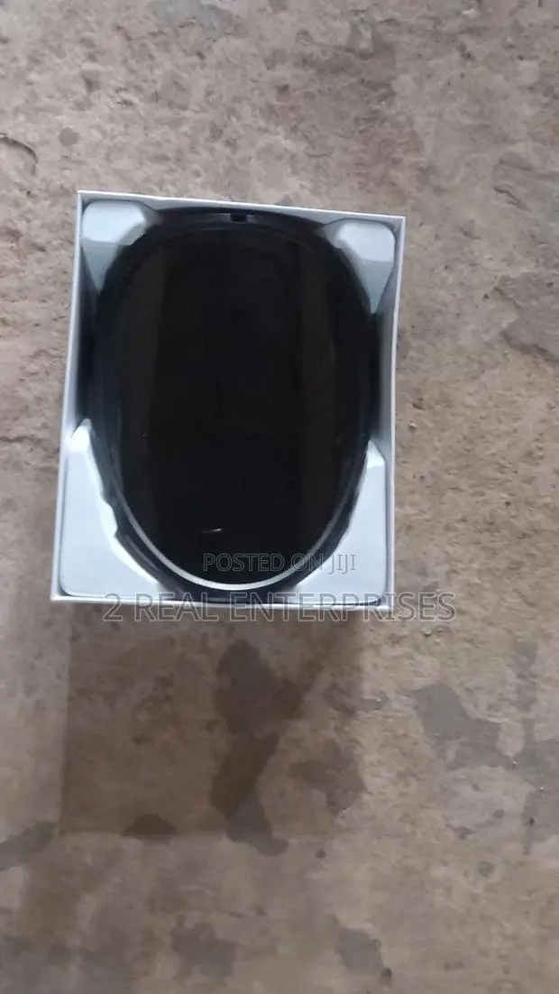 Shining LED Face-Changing Mask Bluetooth Programmable LED Face Mask · Photo 2