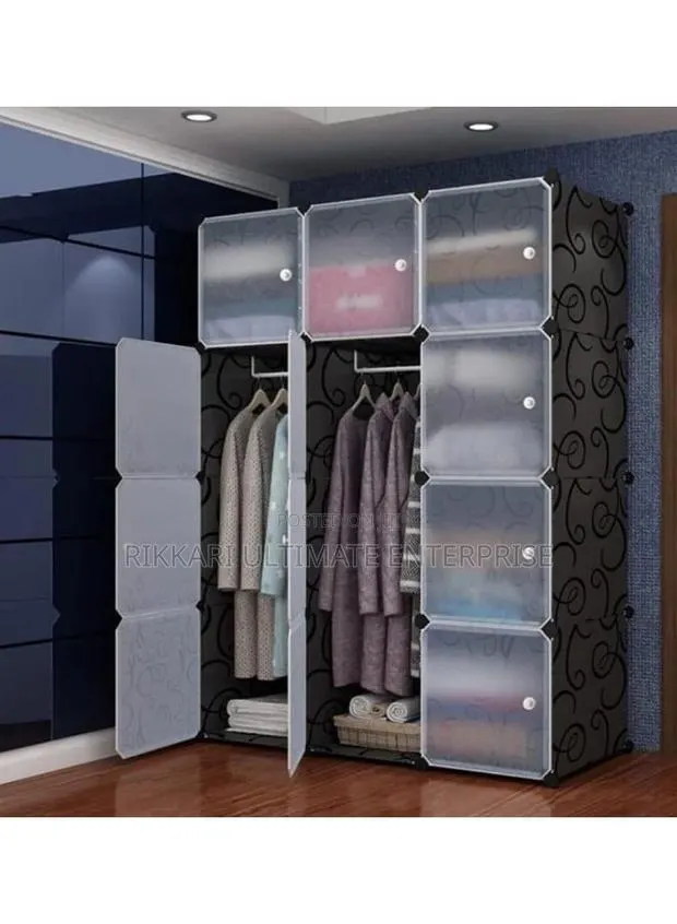 12 Cubes Plastic Wardrobe · Photo 1