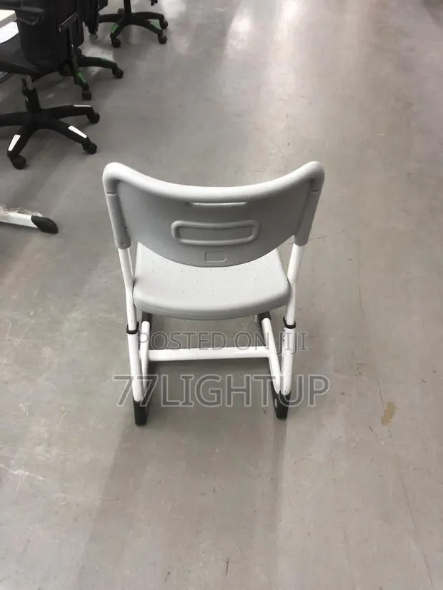Students Desk and Chairs · Photo 3