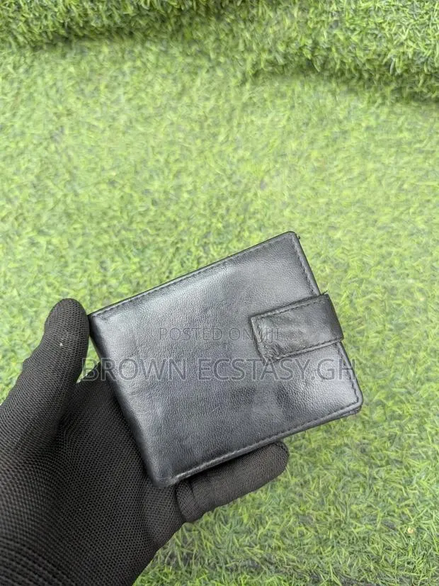 Handcrafted Genuine Leather Wallet (Pre Owned) · Photo 1