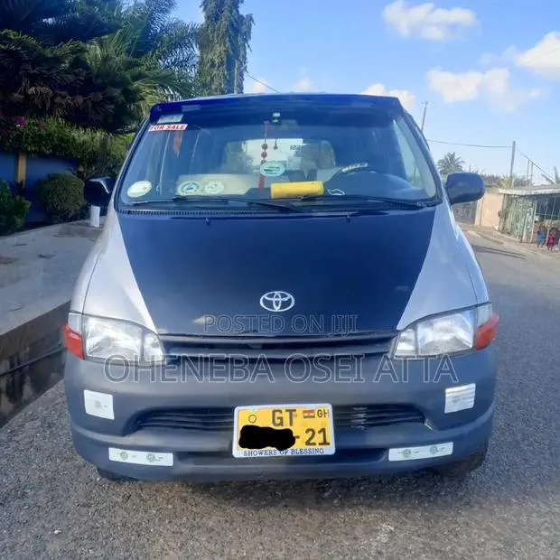 Toyota HiAce 2001 Silver