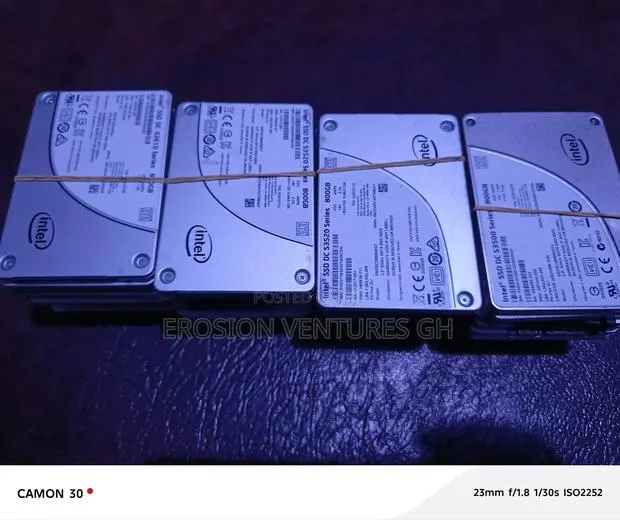 128 Sata SSD Drive Available · Photo 1