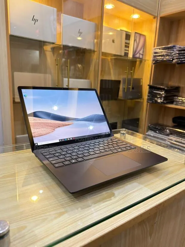 New Laptop Microsoft Surface Laptop 3 8GB Intel Core i5 SSD 256GB · Photo 1