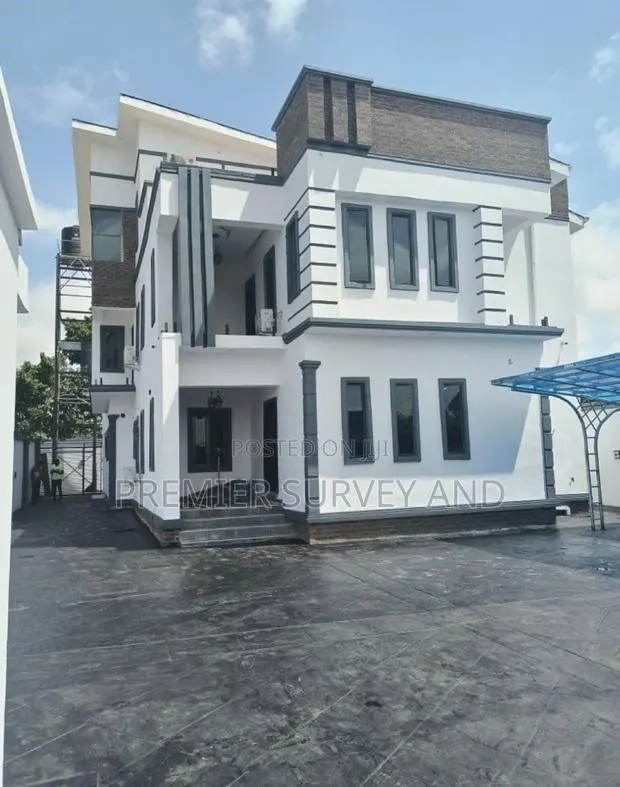 Custom Building Construction · Photo 1