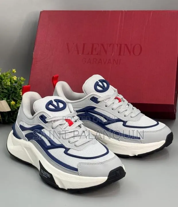 Original Valentino Garavani · Photo 1