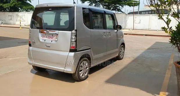 Honda N-Box 2018 Silver