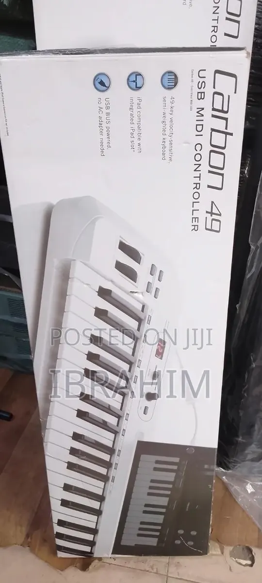 Carbon 49 Studio Keyboard · Photo 1