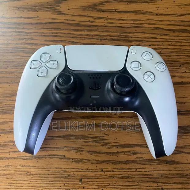 PS5 Controller Used · Photo 1
