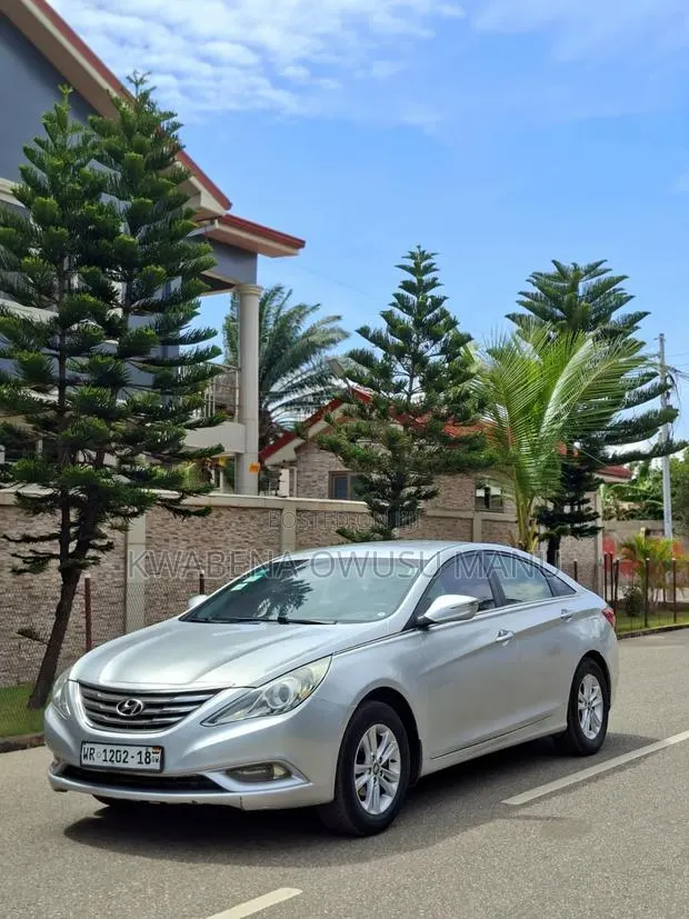 Hyundai Sonata 2012 Silver · Photo 1