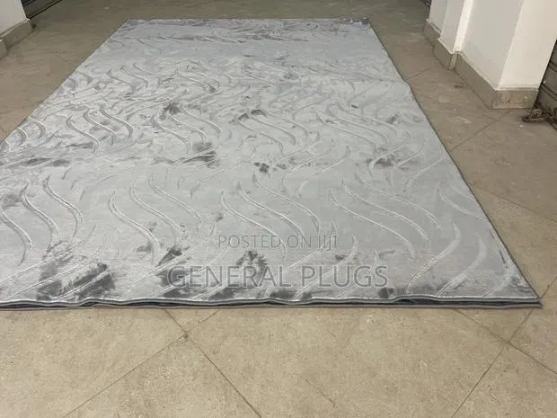 Giant Gorrilla Fluffy Velvet Carpet Biggest Size (200x300cm) · Photo 1