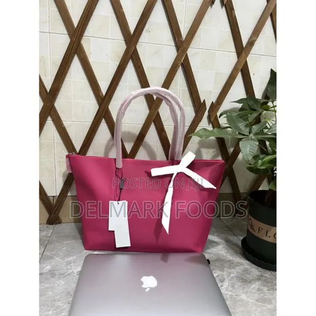 Lacoste Ladies Hand Bag · Photo 1