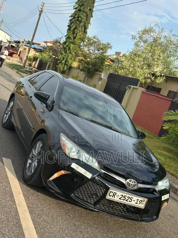 Toyota Camry SE 4dr Sedan (2.5L 4cyl 6A) 2017 Black · Photo 1