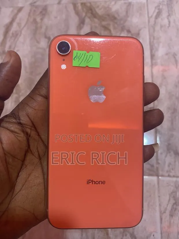 Apple iPhone XR 64 GB Orange · Photo 1