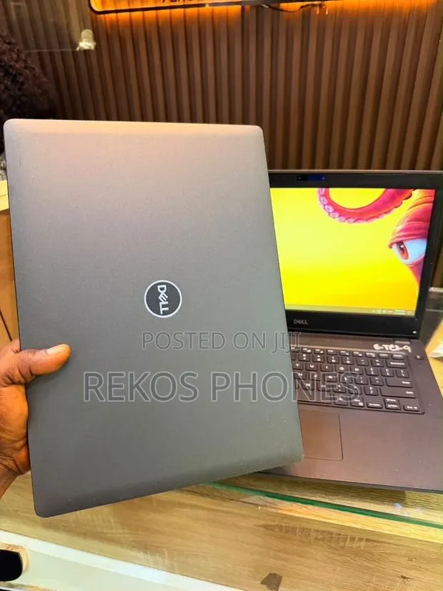 New Laptop Dell Latitude 3480 4GB Intel Core i5 SSD 128GB · Photo 1