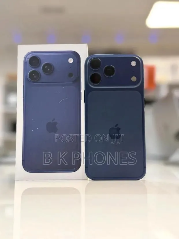Apple iPhone 17 Pro Max 512 GB Blue · Photo 1