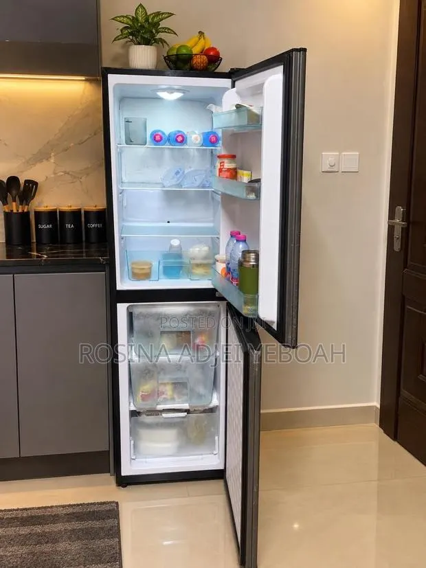 Refrigerator · Photo 1