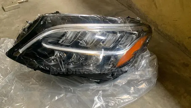 Mercedes Benz C300 2018-2022 Headlights Pair Led Original · Photo 1