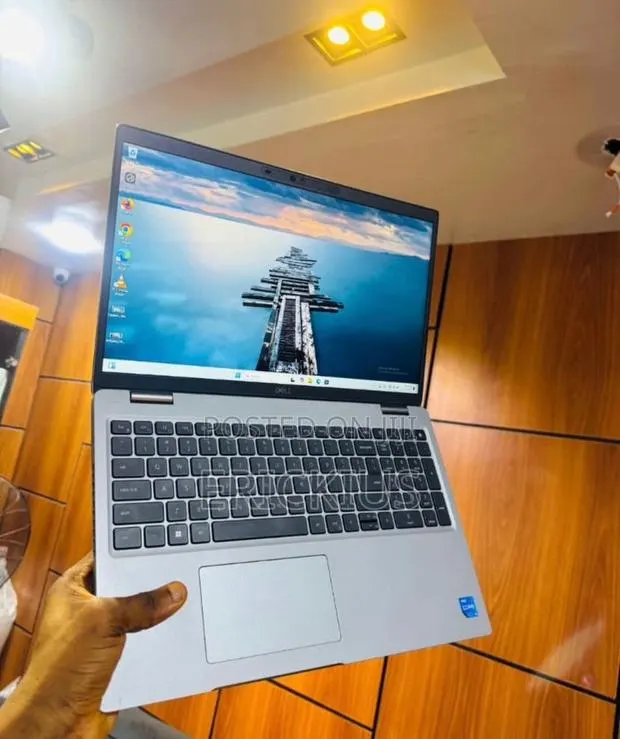 Laptop Dell Latitude 5520 16GB Intel Core i5 SSD 512GB · Photo 1