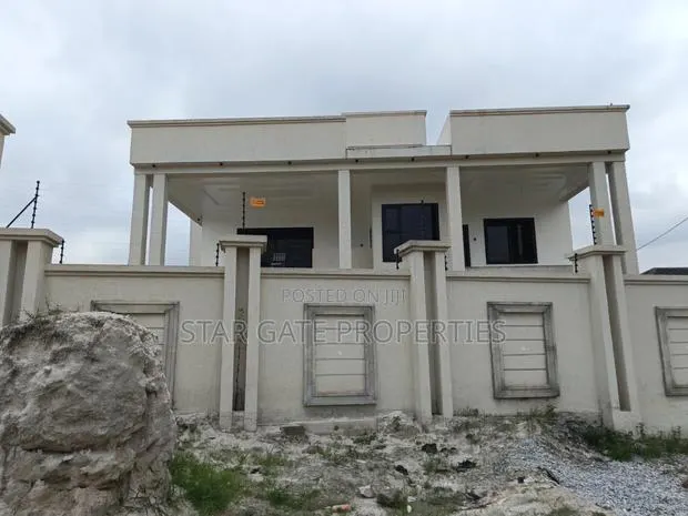 6bdrm House in Duase New Site, Near, Kumasi Metropolitan for sale · Photo 1