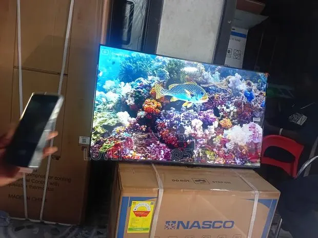 TCL 43 " Qled Tv With Sleek Frame Design. · Photo 1