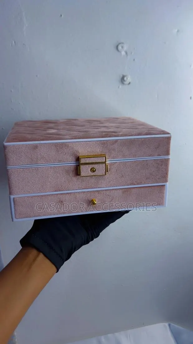 Classy Jewelry Organizer · Photo 1
