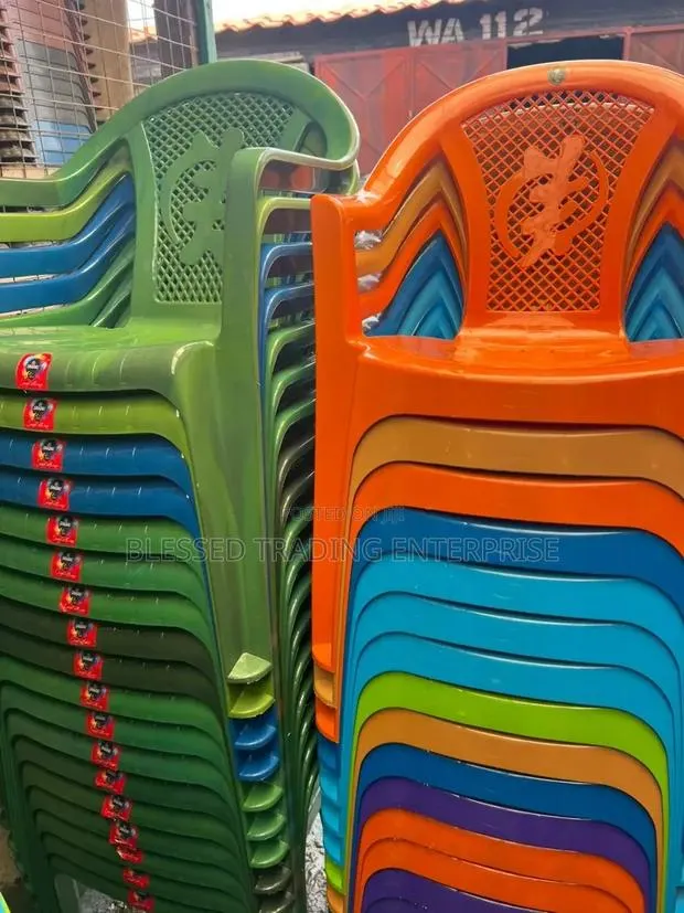 Quality and Durable Plastic Chairs for All Activities · Photo 1