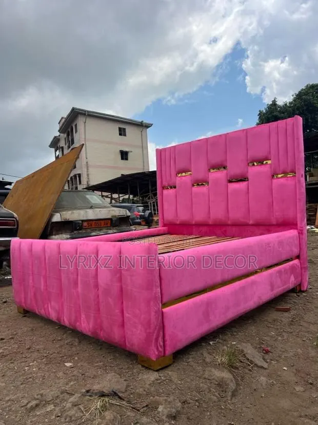 Double Bed Frame · Photo 1