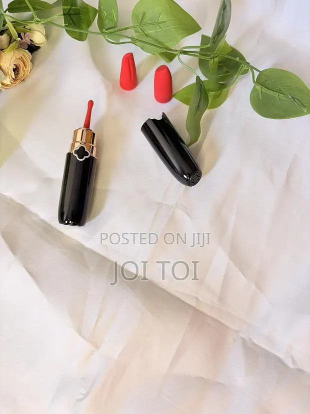 Lipstick Vibrator With 2 Replaceable Tips · Photo 1