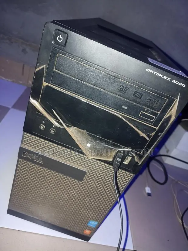 Desktop Computer Dell OptiPlex 3020 1GB Intel Core I7 HDD 320GB · Photo 1