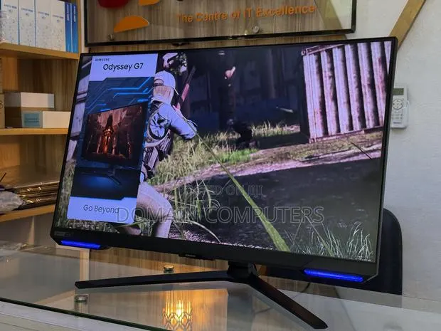 Samsung Odyssey G7 32 Inches 144hz RGB · Photo 1