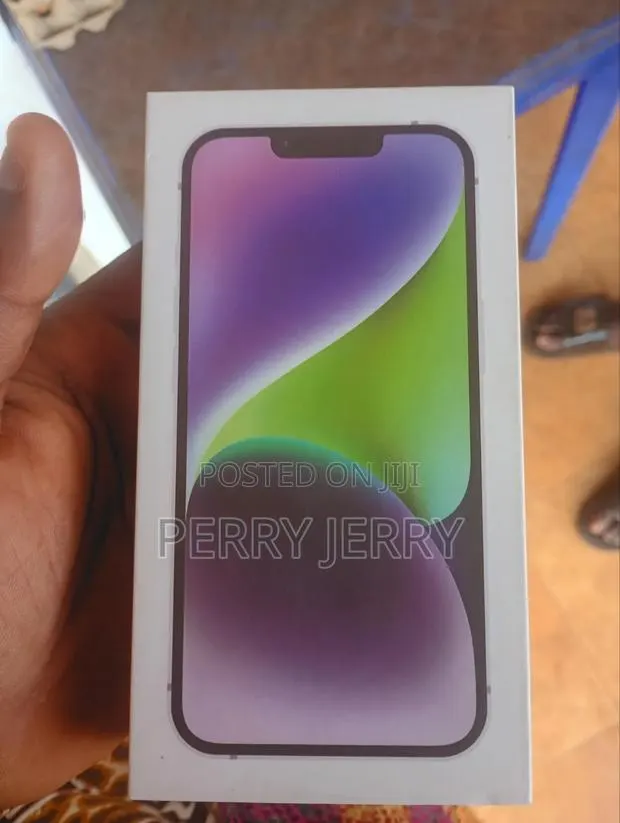Apple iPhone 14 128 GB Purple · Photo 4