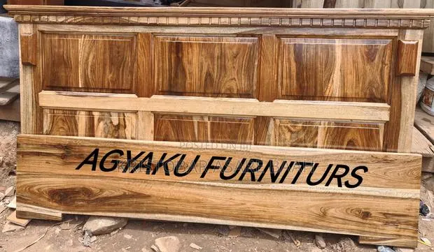 Natural Wooden Hyedua Kings Bed · Photo 1