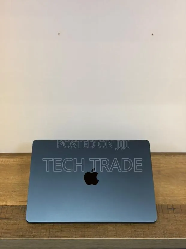Laptop Apple MacBook Air 2025 M4 16GB Apple M4 SSHD (Hybrid) 512GB · Photo 1