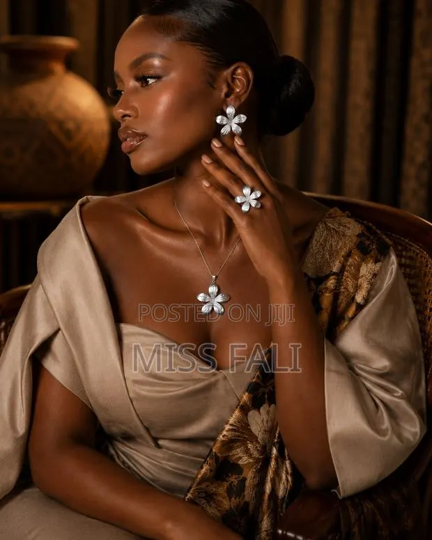 Silver Blossom Set · Photo 1